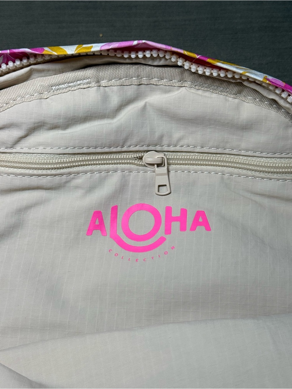 NWT RARE Aloha Collection SUPER SPECIAL LIMITED EDITION Mini Backpack Lei Stand - Picture 5 of 6